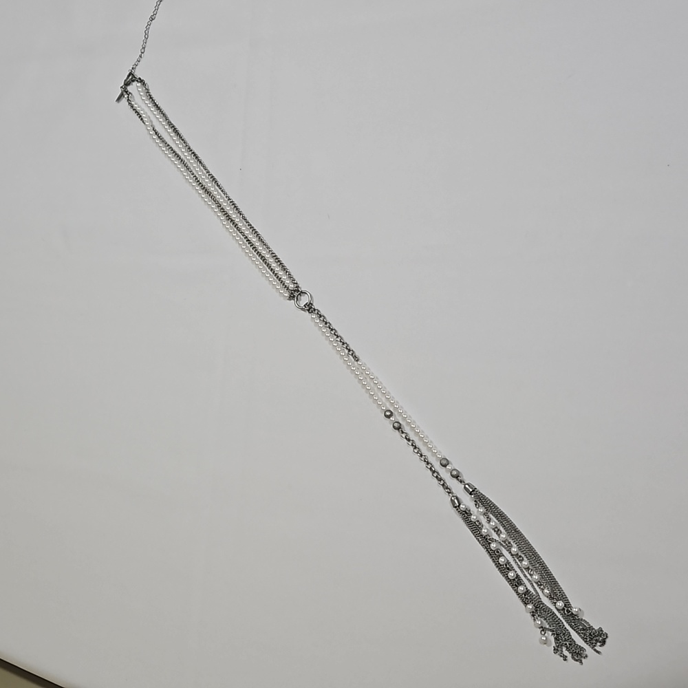 NY Necklace, white pearl / silver chain